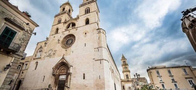 Unesco zone tour : vivi la magia di Matera e Alberobello (tour serale)